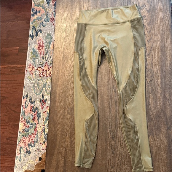 Fabletics x Khloe Kardashian Principal Motion365+ Bra & Leggings SET, Medium - Picture 7 of 7